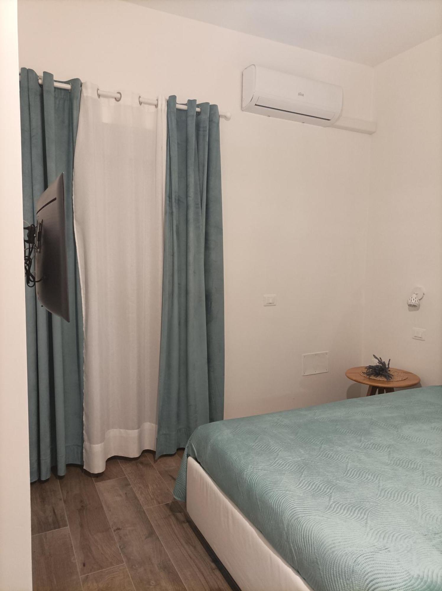 Laris Bed & Breakfast กัสเตลลาบาเต ภายนอก รูปภาพ